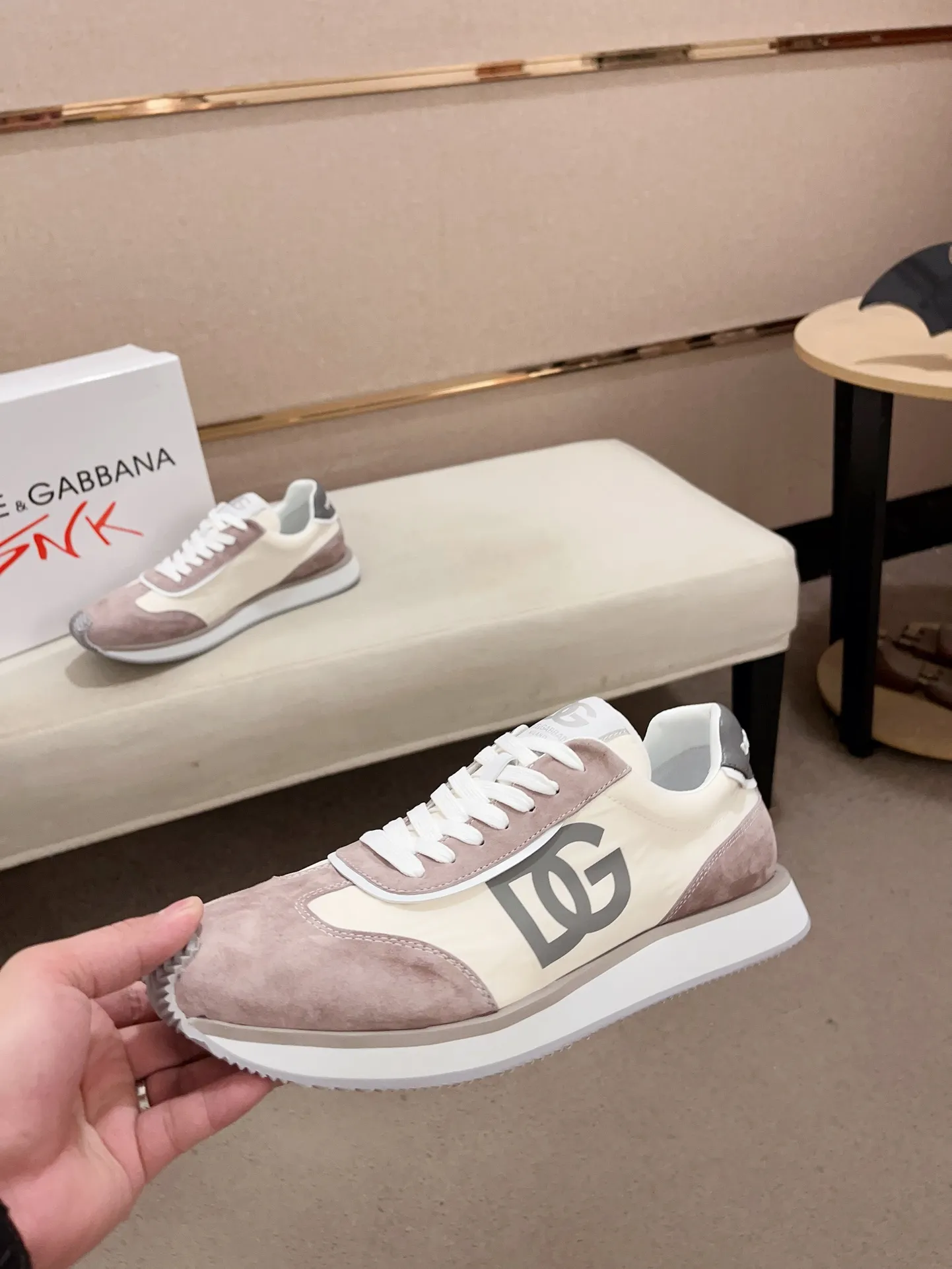 Factory price: 420💰Counter quality, [Proud] DG's latest casual, original quality men's shoes🤠Imported top layer💕Soft sheepskin lining [Proud] In terms of materials and workmanship, it beats all versions on the market💕Highest quality shipments Real photos🎬😇❤Fabrics and imported rubber materials highlight the unique charm of the brand😘The shoelaces are also original custom-made👻Classic lace-up shoes are very comfortable on the feet , code number 38-44 (45.46 can be customized)